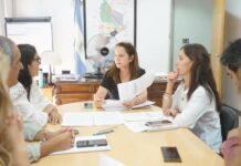 Mesa Técnica de aten con lxs representantxs del Gobierno Provincial.