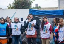 Aten presente junto a lxs compañerxs de ATECH
